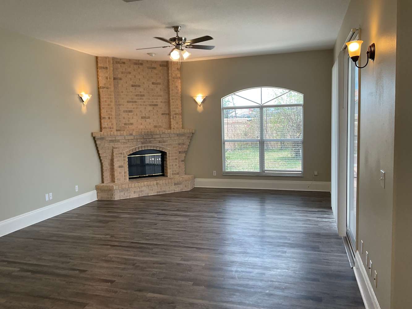 7214 39th Ln E photo 2