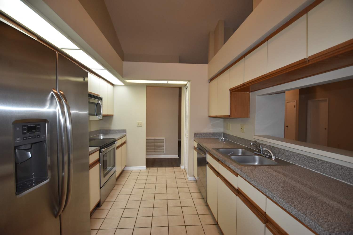 1507 Storington Ave photo 4