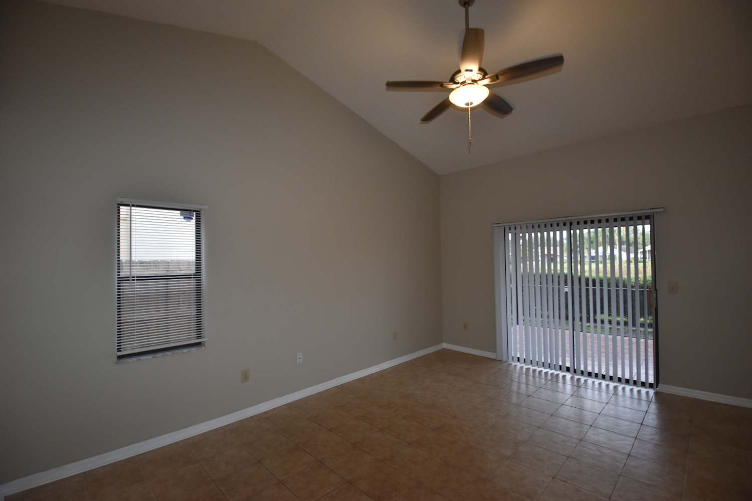 1507 Storington Ave photo 5