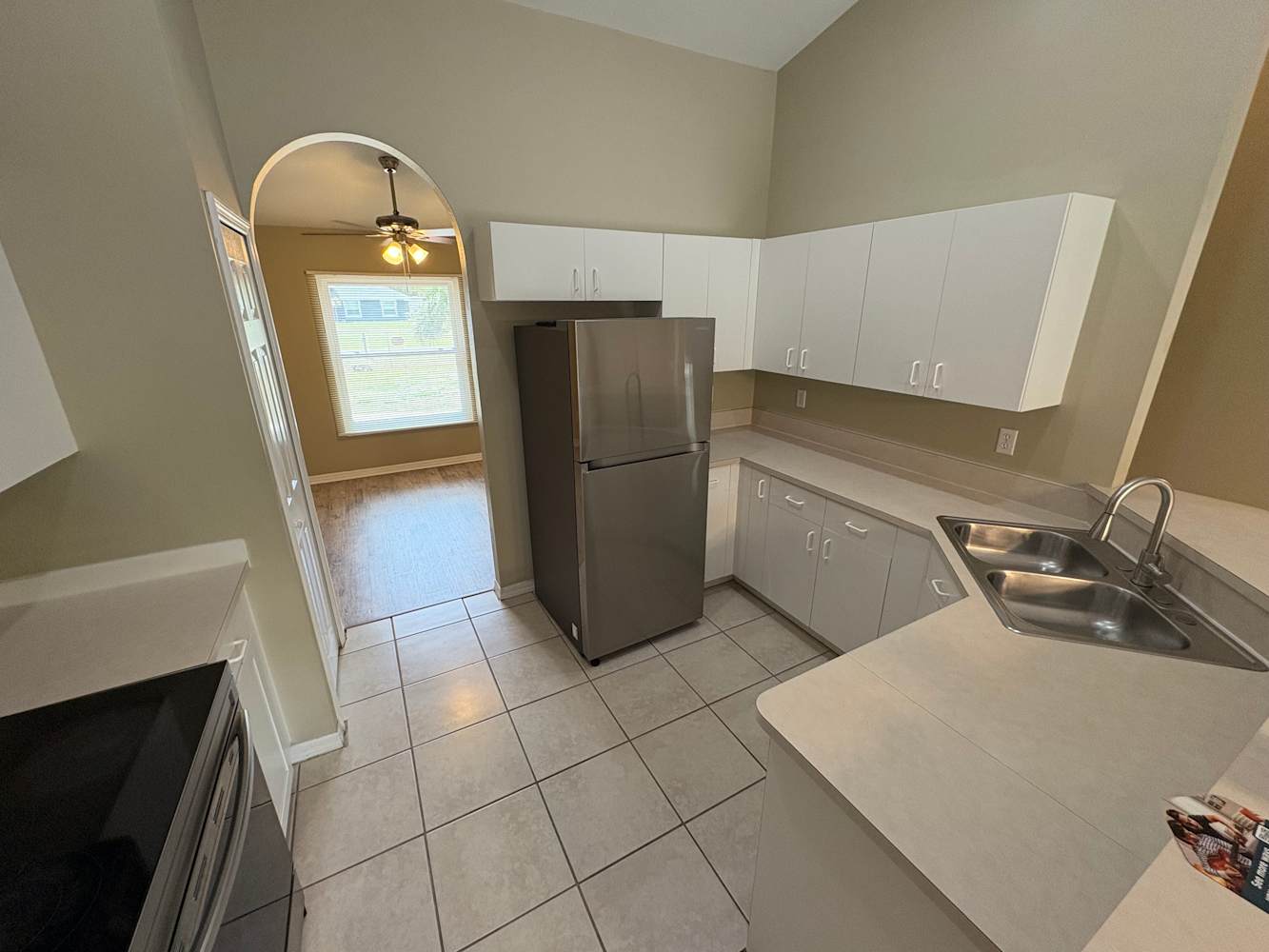 908 Biscayne Dr photo 4