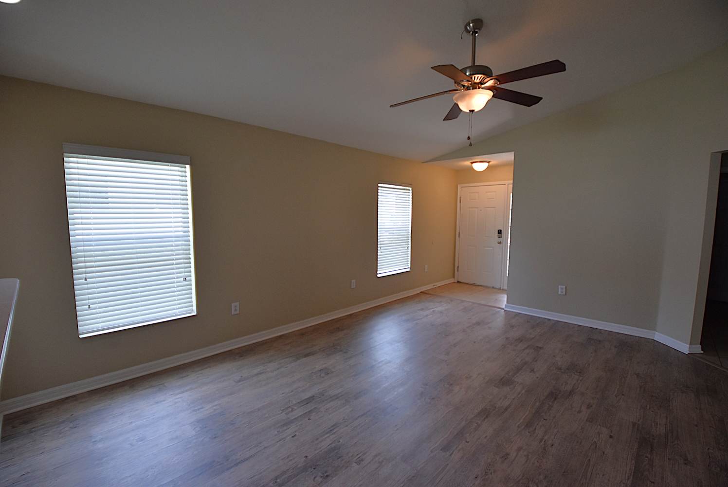 8222 Summer Wood Ln photo 3