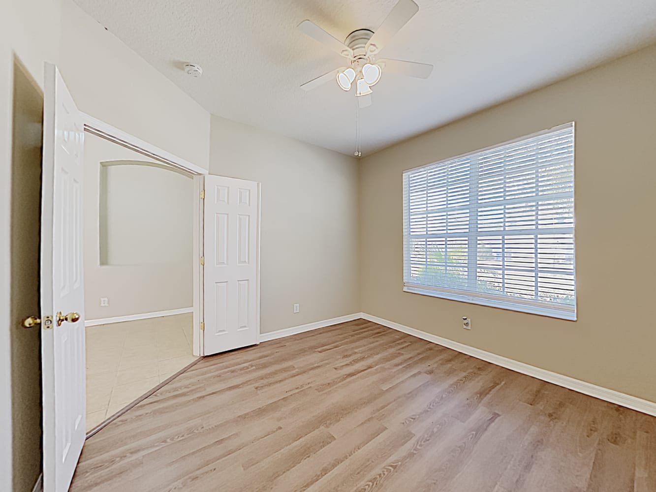 7922 Moccasin Trail Dr photo 4