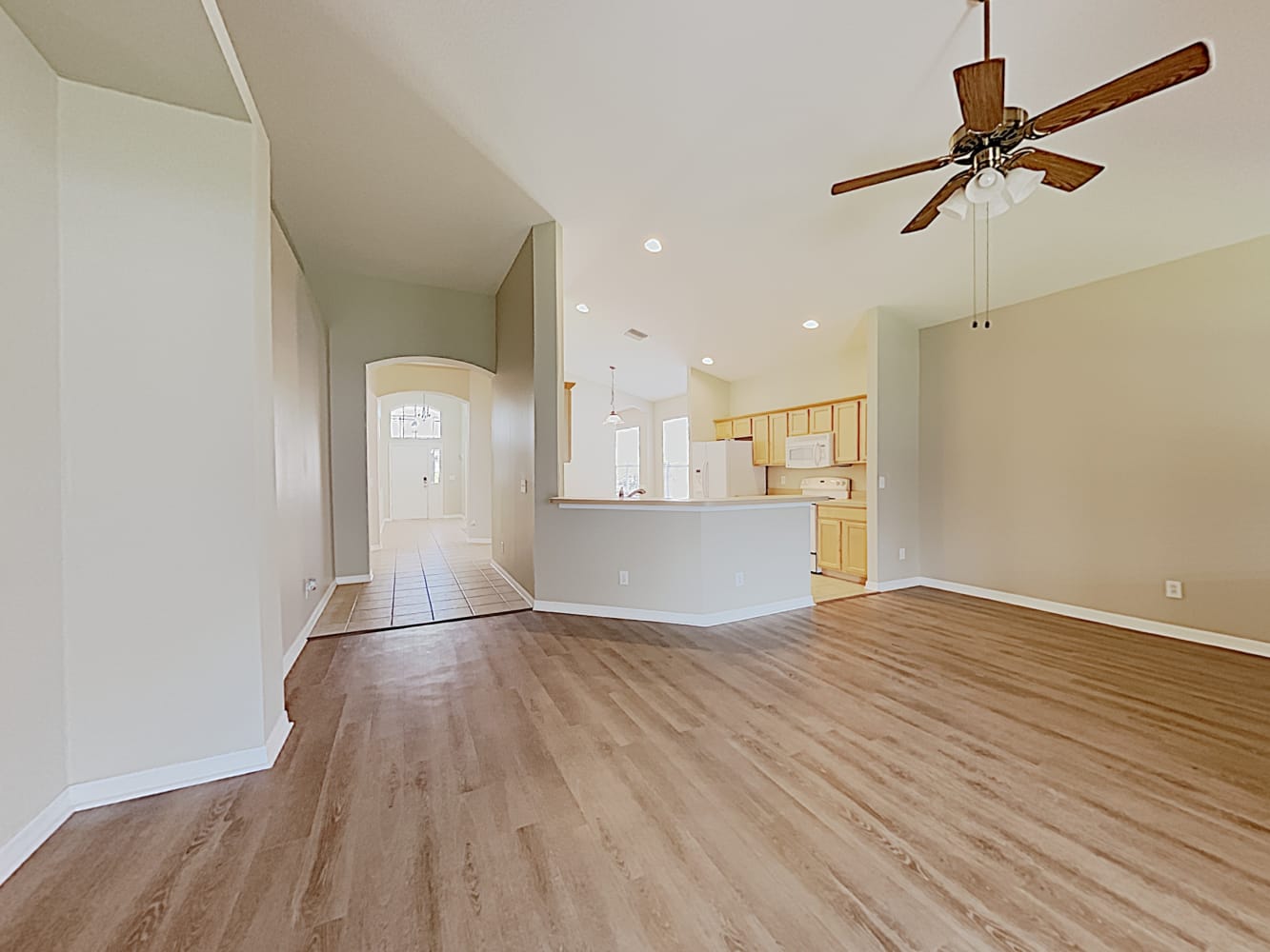 7922 Moccasin Trail Dr photo 3
