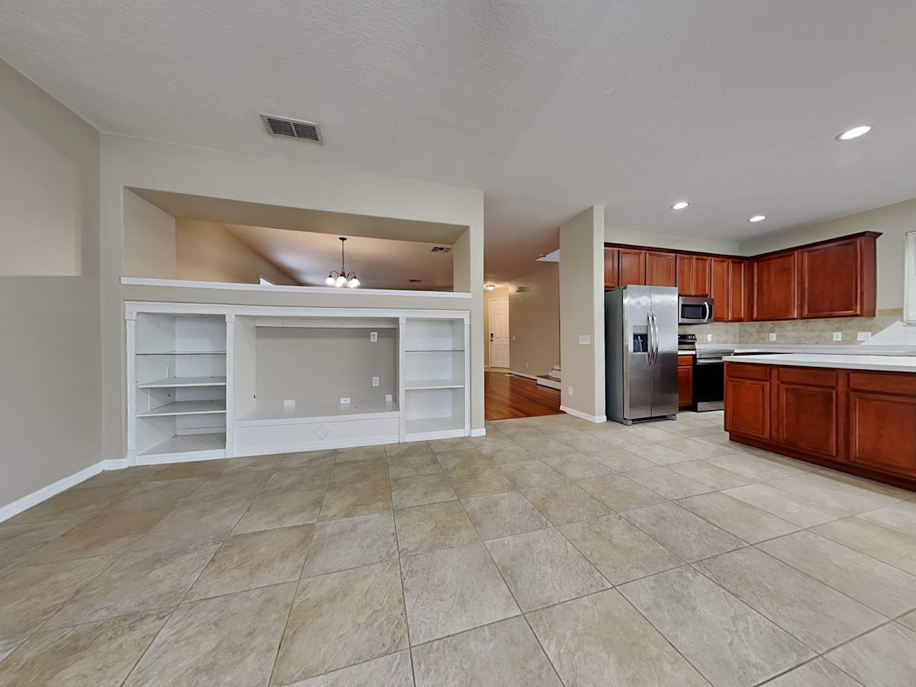 17545 Glenapp Dr photo 4