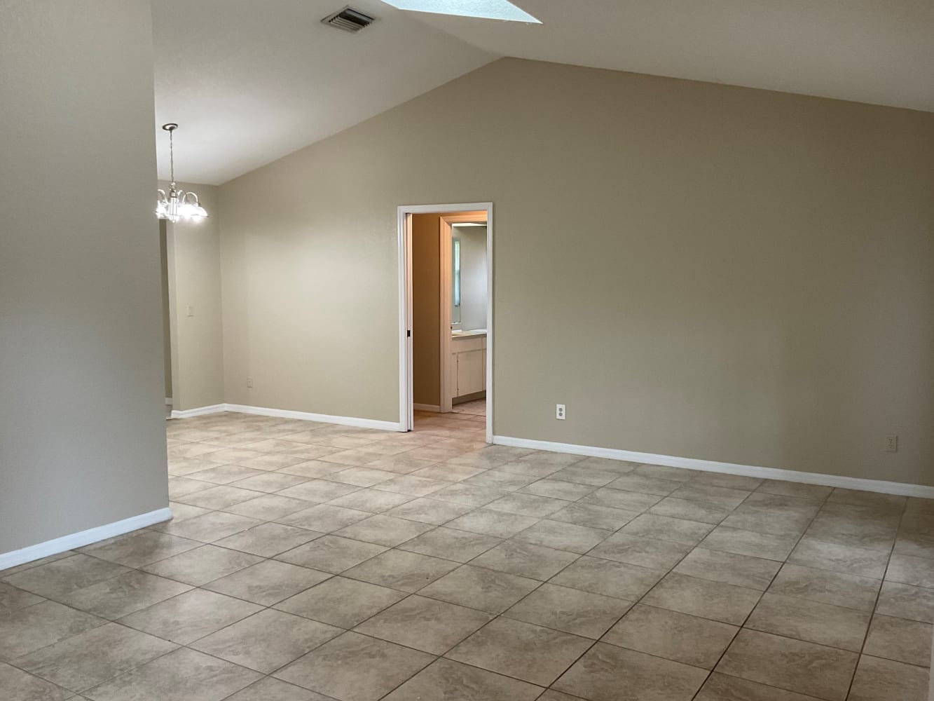 22568 Morocco Ave photo 3
