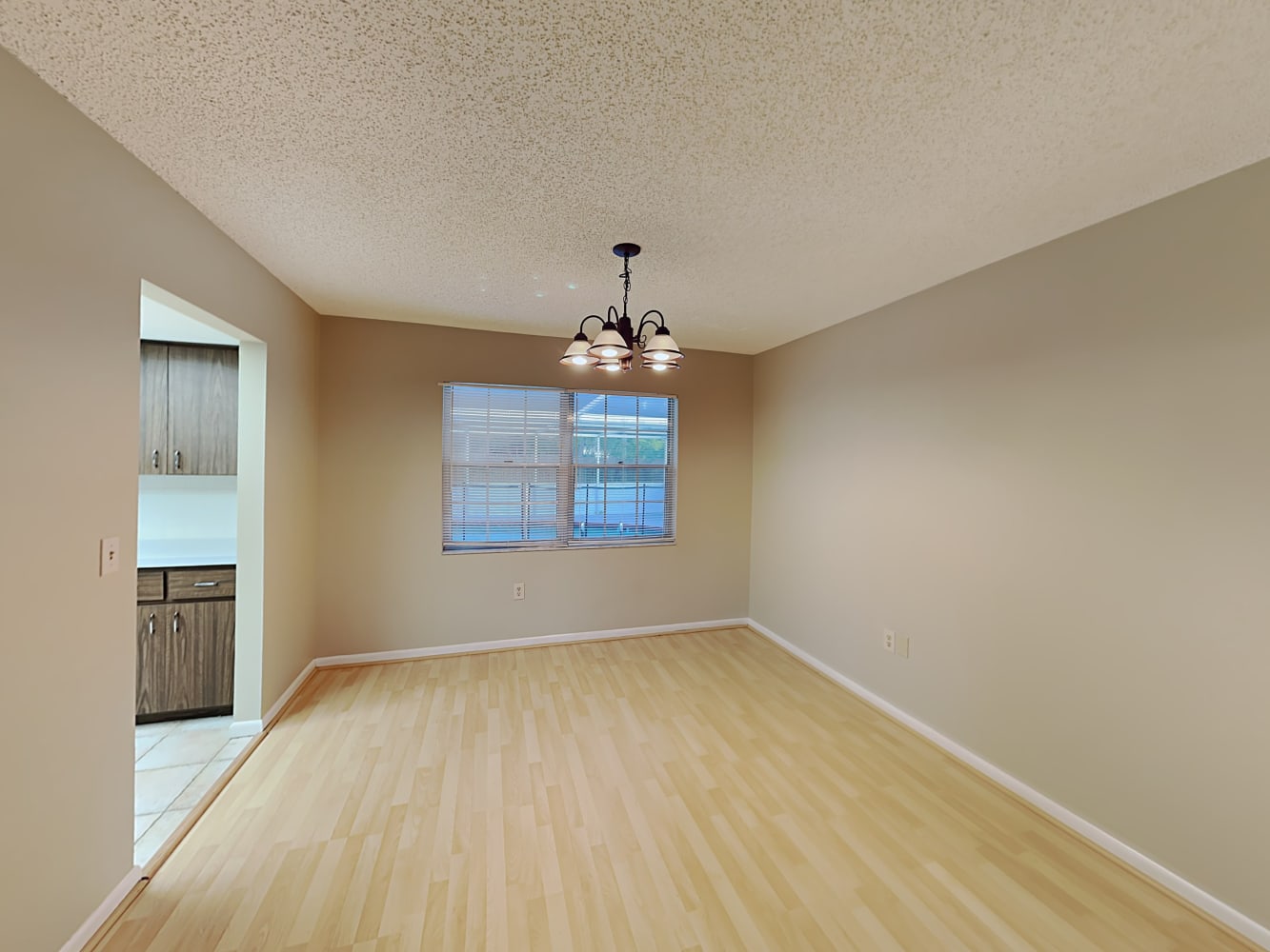 6906 16th Avenue Dr W photo 5