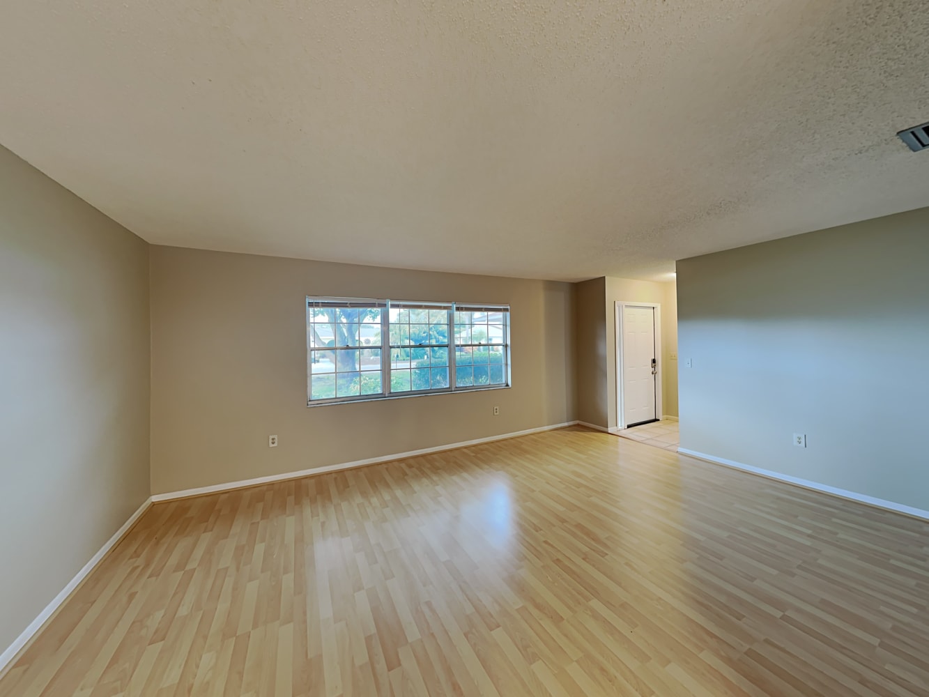 6906 16th Avenue Dr W photo 3