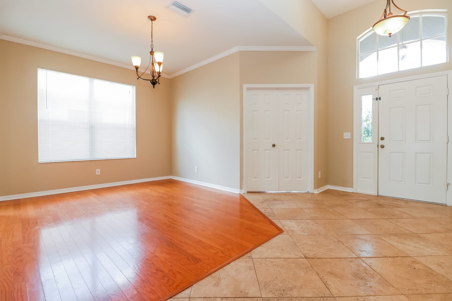10605 Noah Ct photo 2