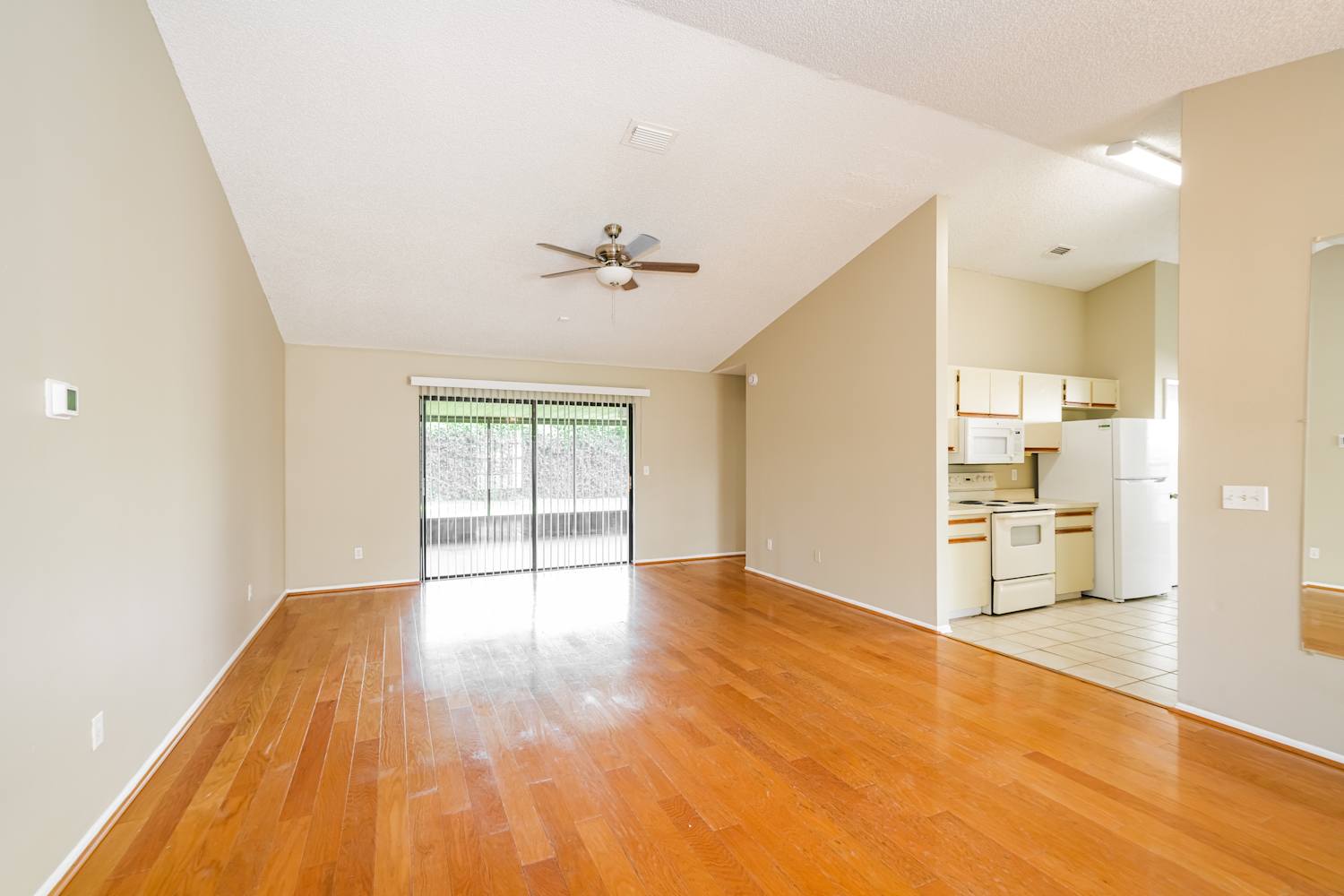 8916 Bayaud Dr photo 5