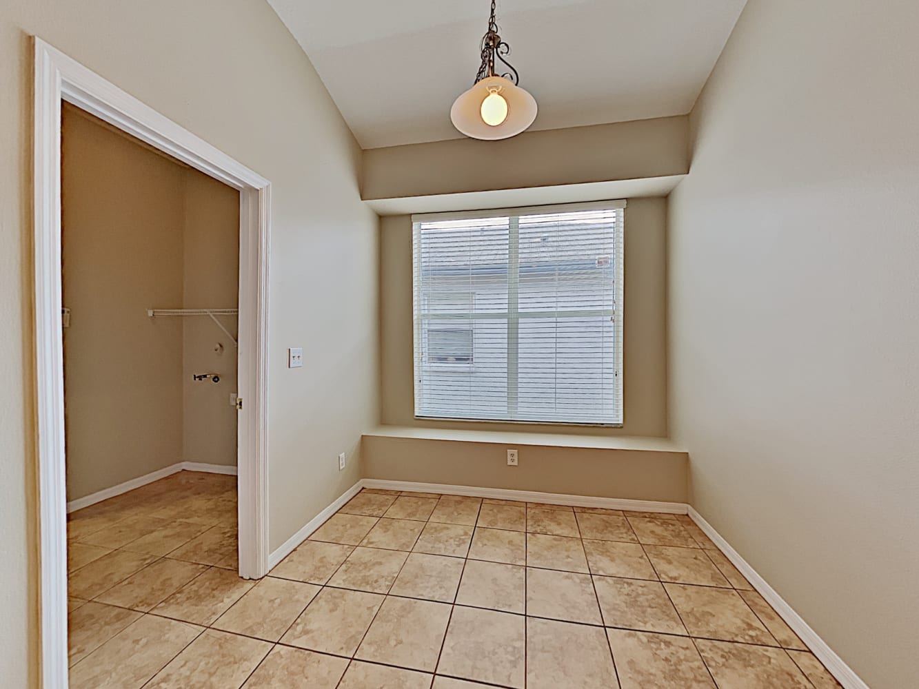 1108 Barclay Wood Dr photo 4