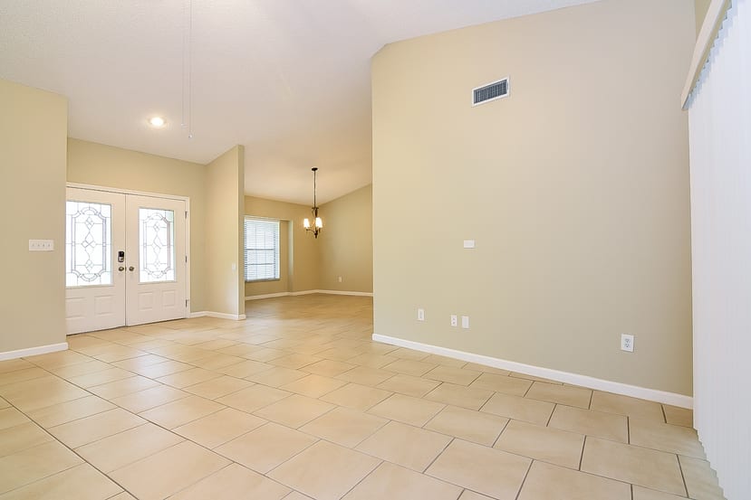 1406 Clarion Dr photo 4