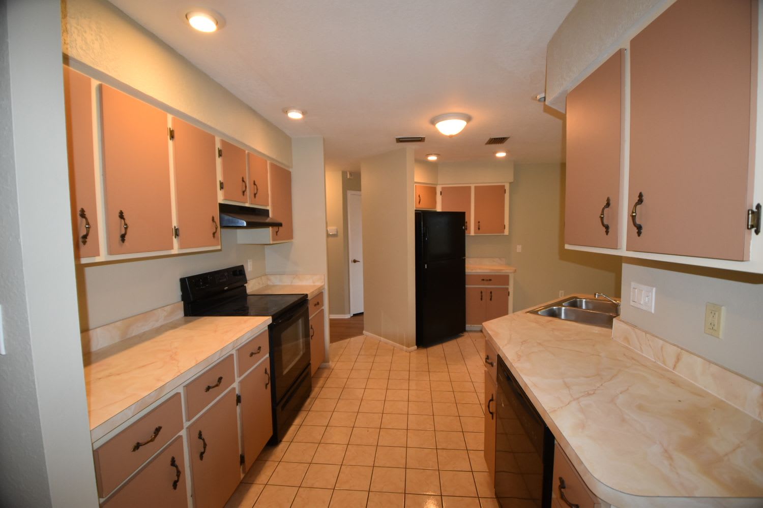 18187 Petoskey Cir photo 4
