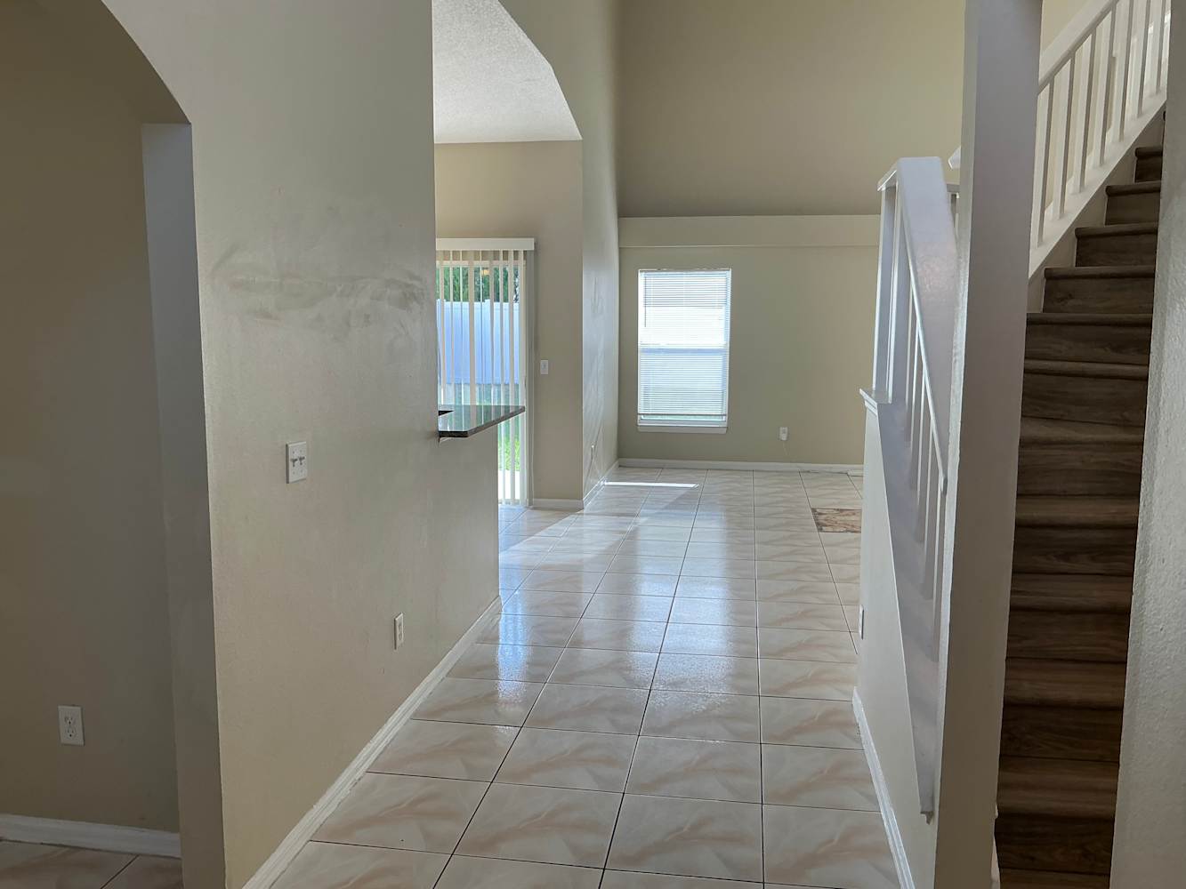 427 Symphony Pl photo 4