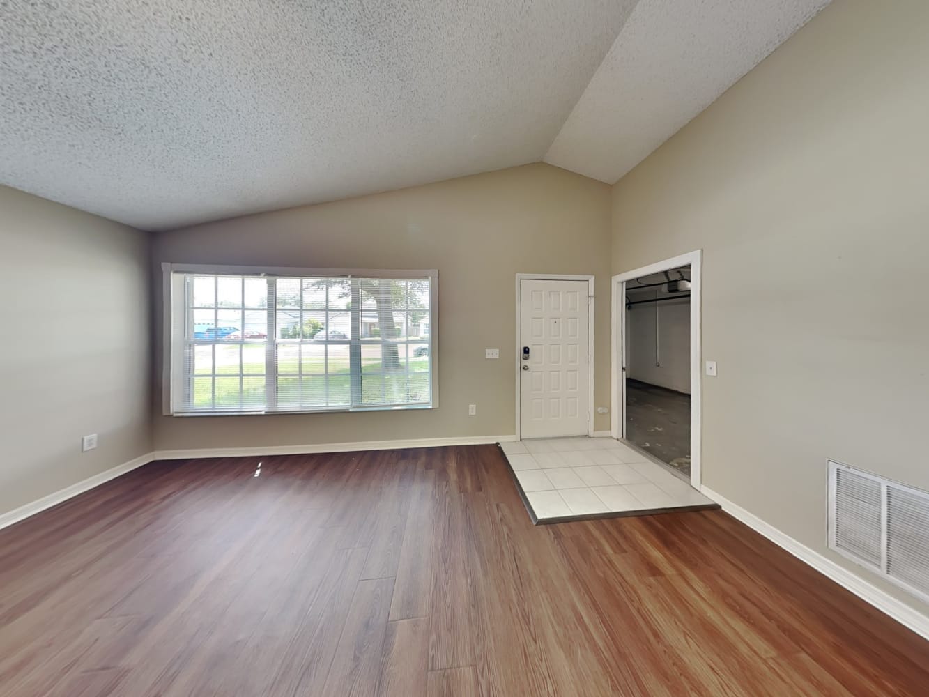 2479 Sagemont Dr photo 3