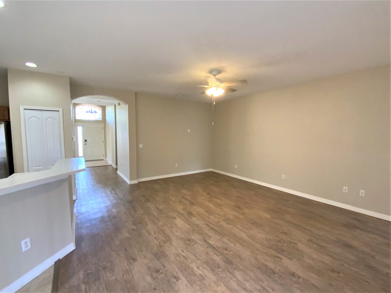 9301 Edistro Pl photo 4