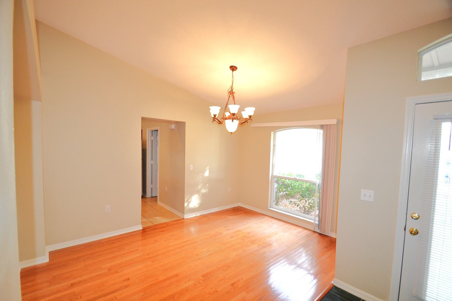 10506 Juliano Dr photo 2