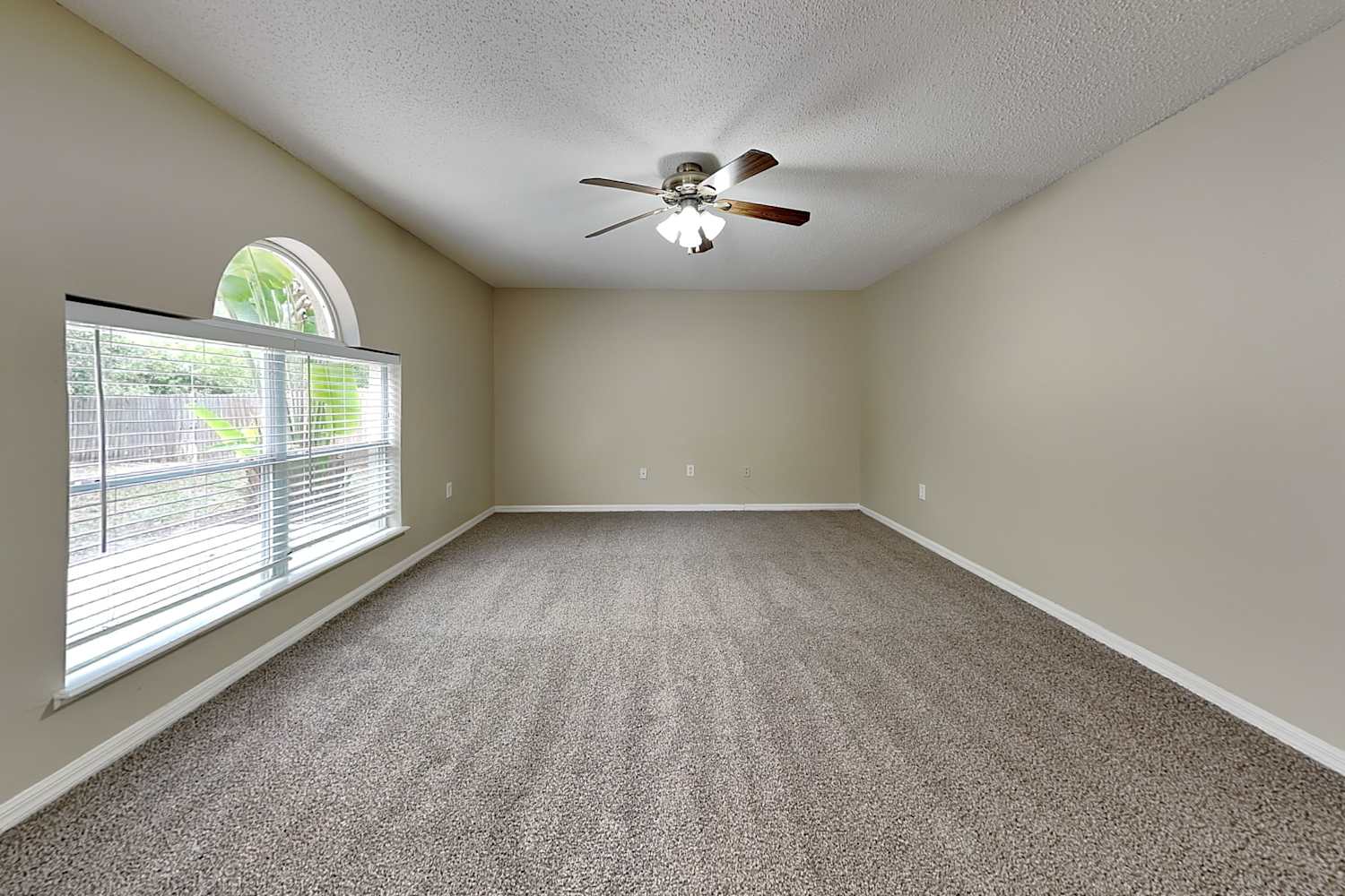 1701 Alhambra Crest Dr photo 4