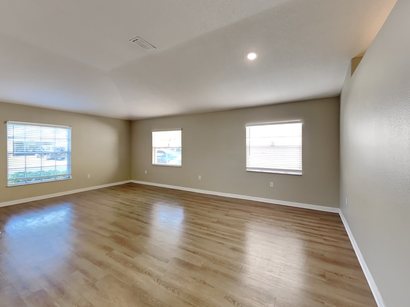 3925 Rollingsford Cir photo 4