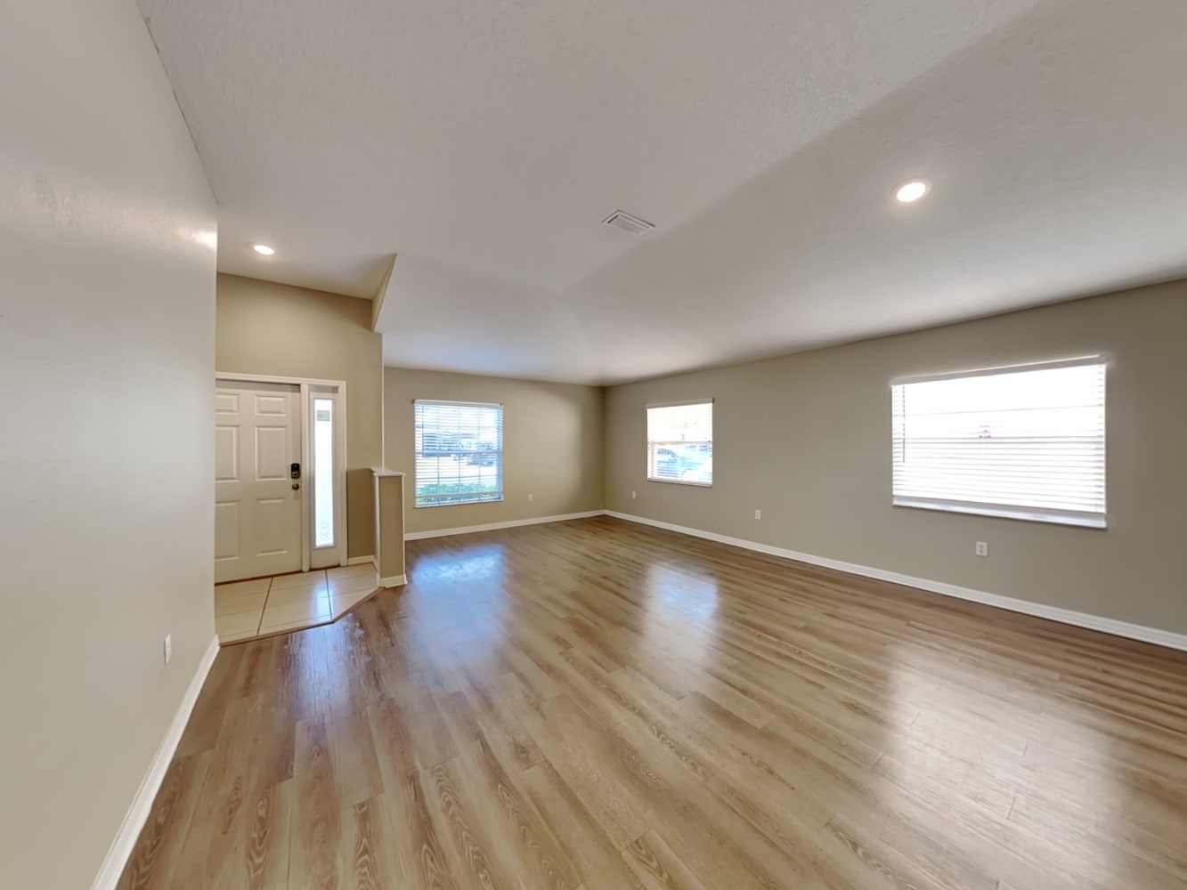 3925 Rollingsford Cir photo 3