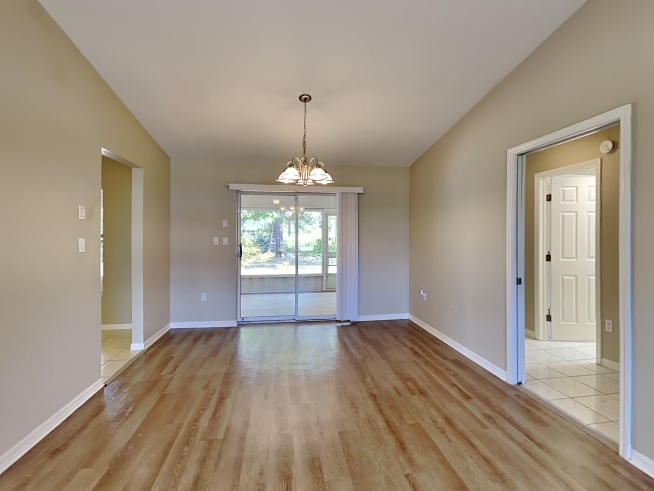 23112 Donalda Ave photo 5