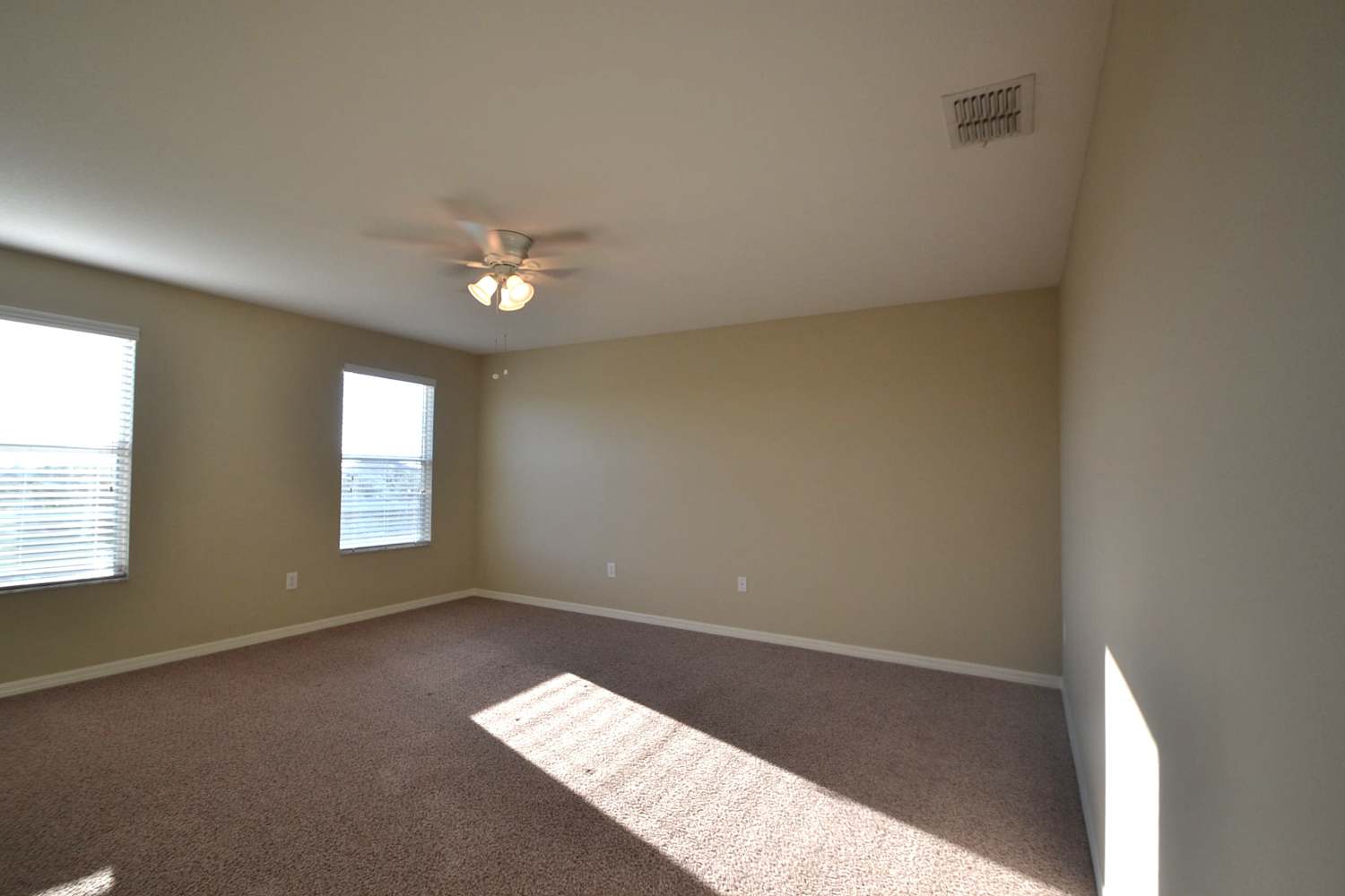 1047 Seminole Sky Dr photo 3