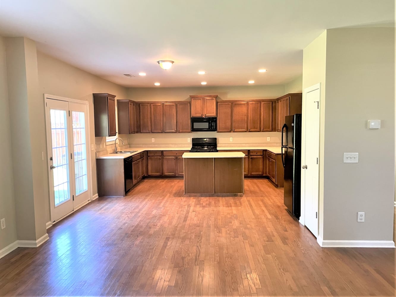 4480 Dartford Rd photo 3