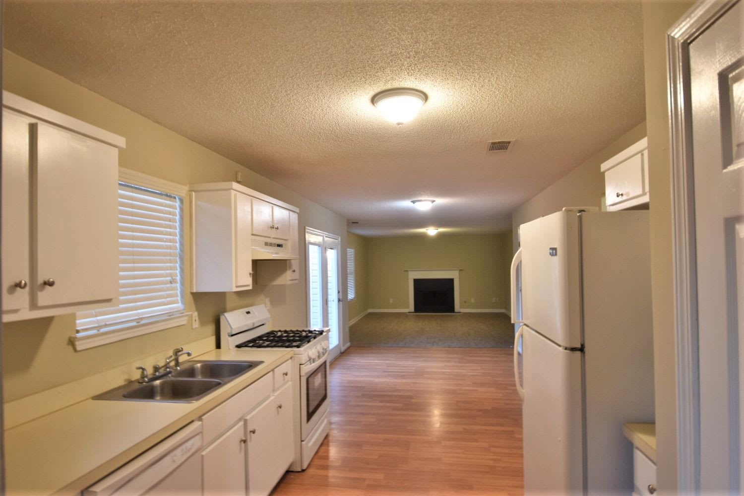 4183 Kingship Dr photo 3