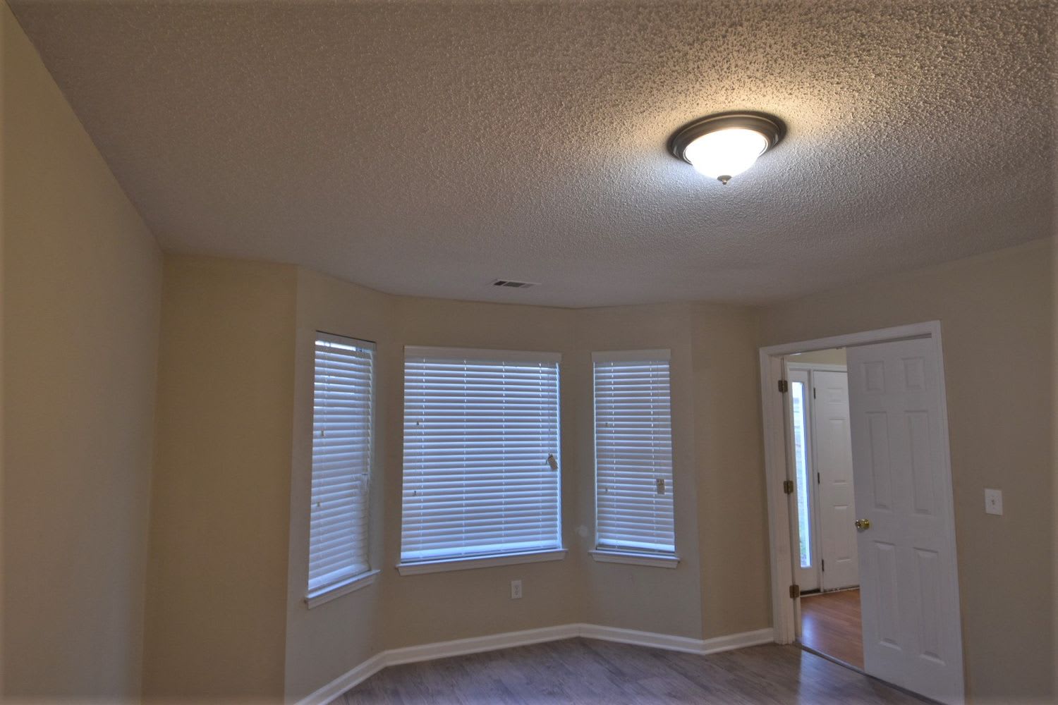 4183 Kingship Dr photo 2