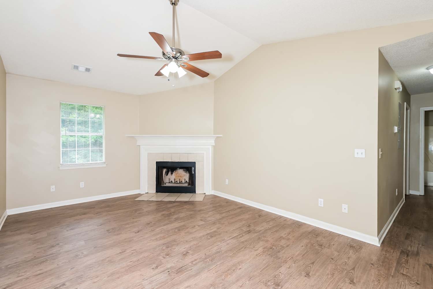 105 Myrtle Grove Ln photo 3