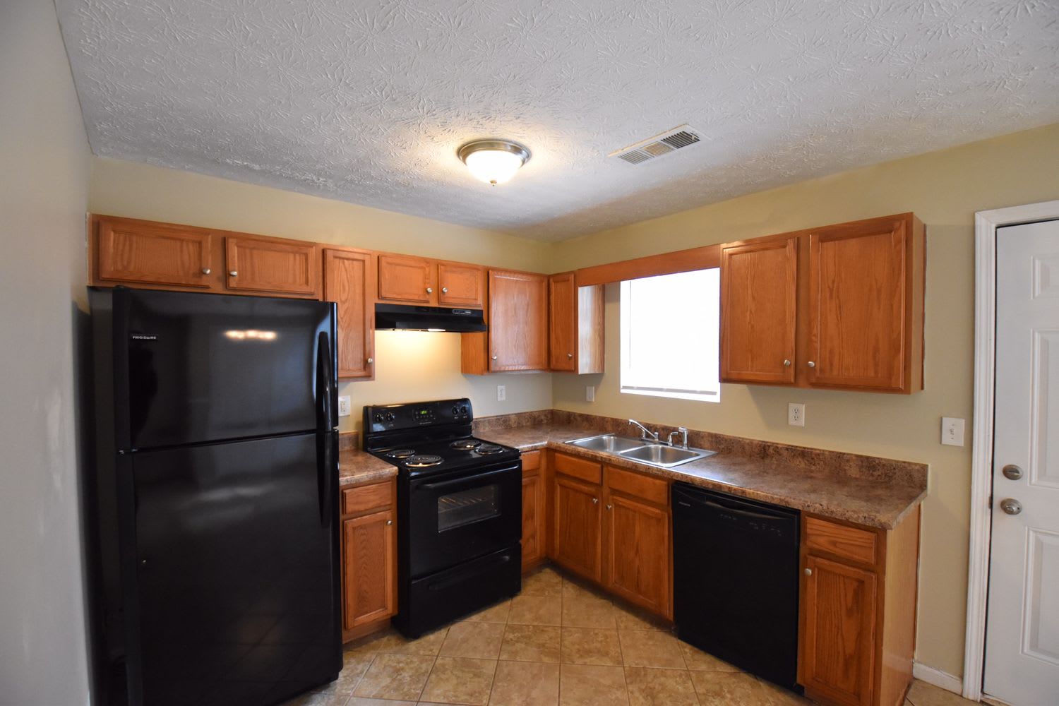 727 Trickle Ln photo 5