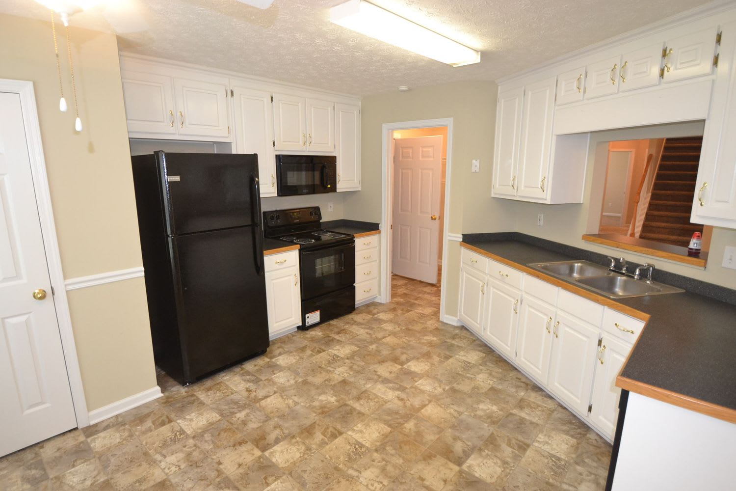 220 Chinns Way photo 3