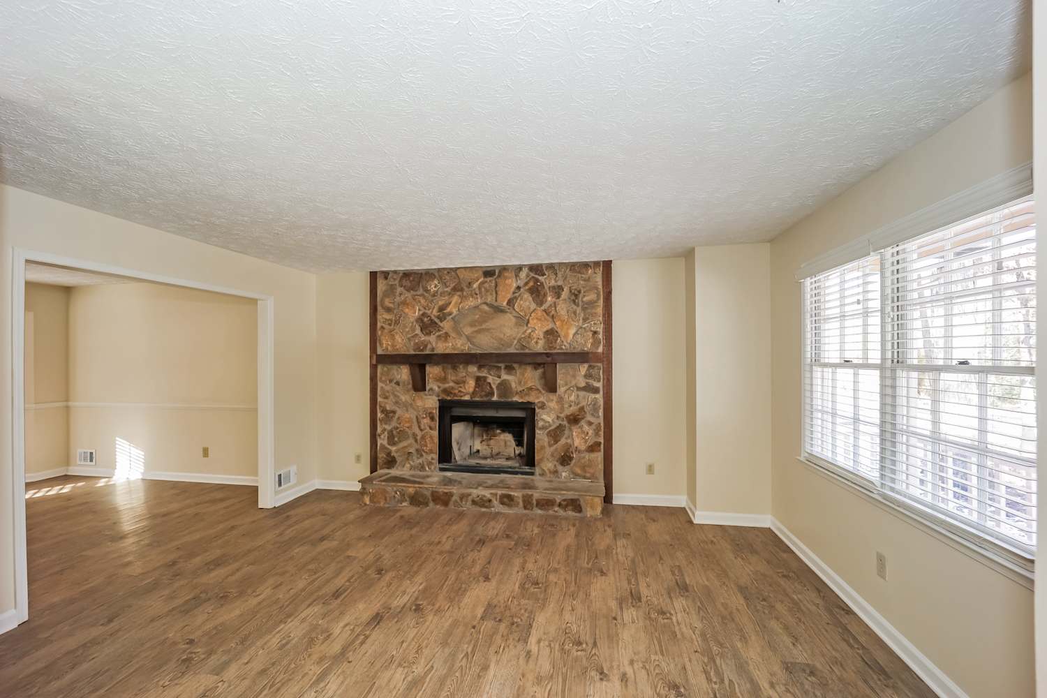 465 Benjamin Cir photo 3