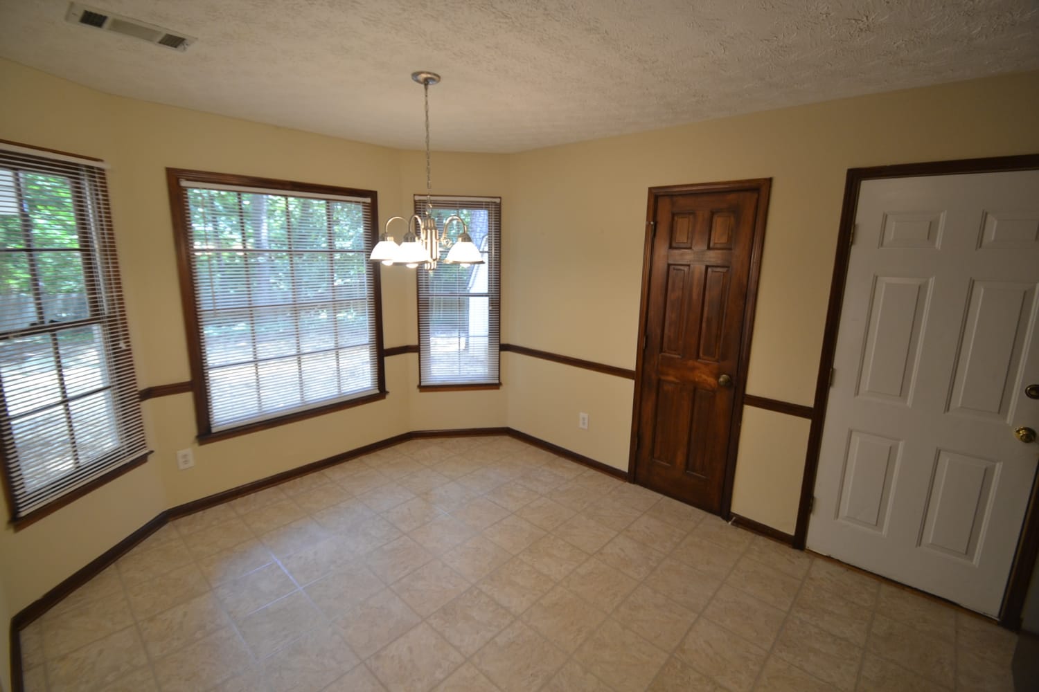 2870 Spring Ridge Cir photo 5