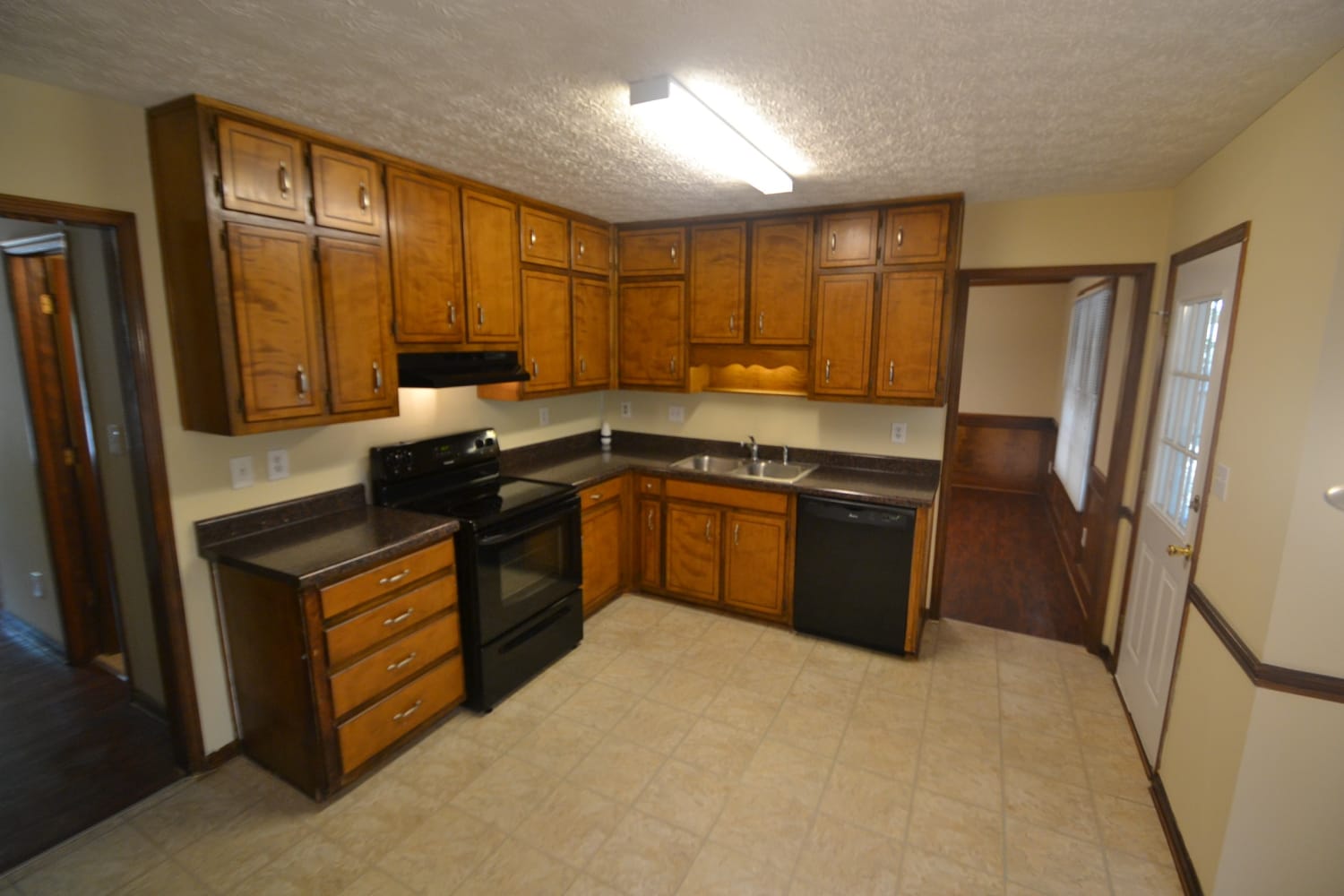 2870 Spring Ridge Cir photo 4