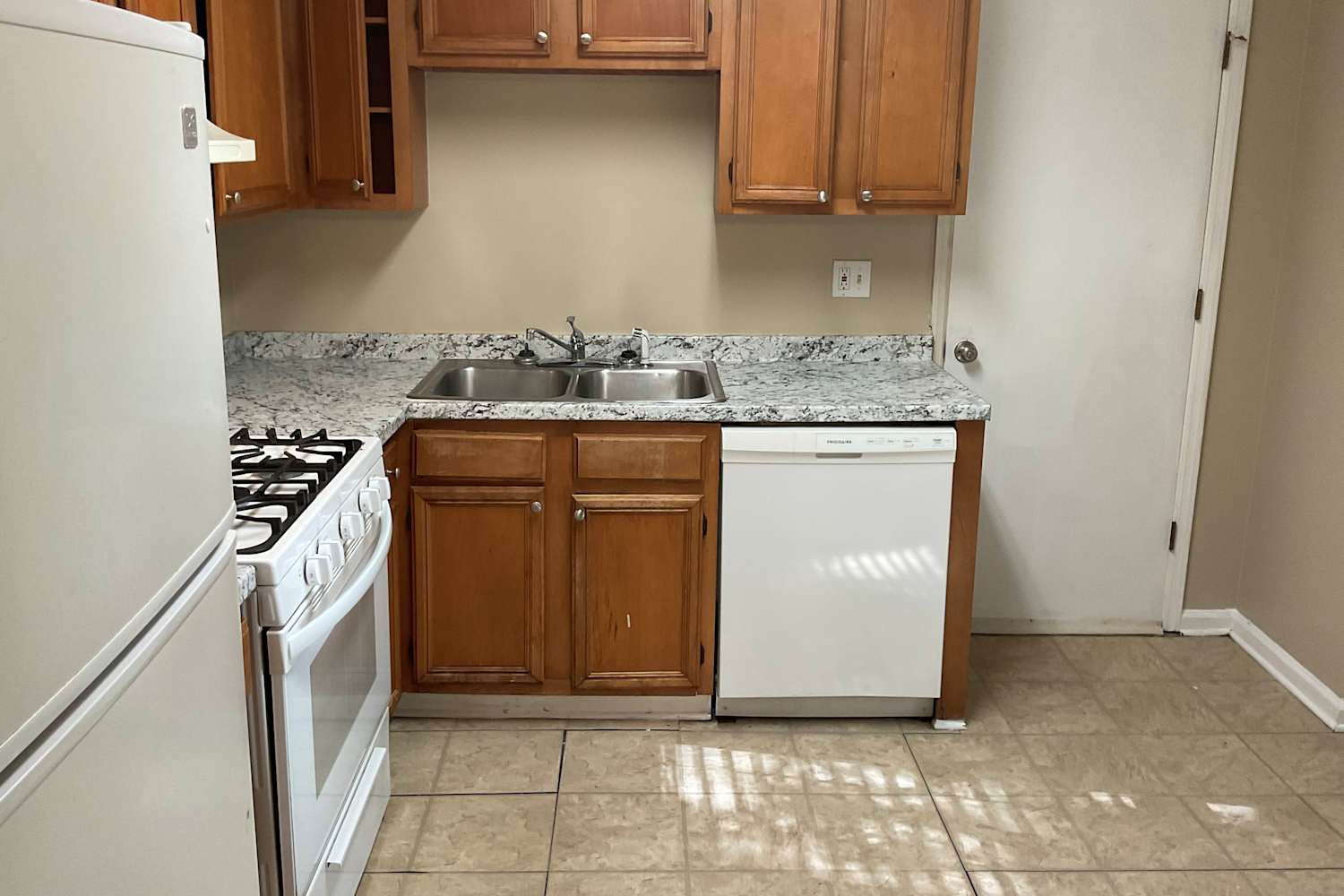 2805 Wildflower Ln photo 5