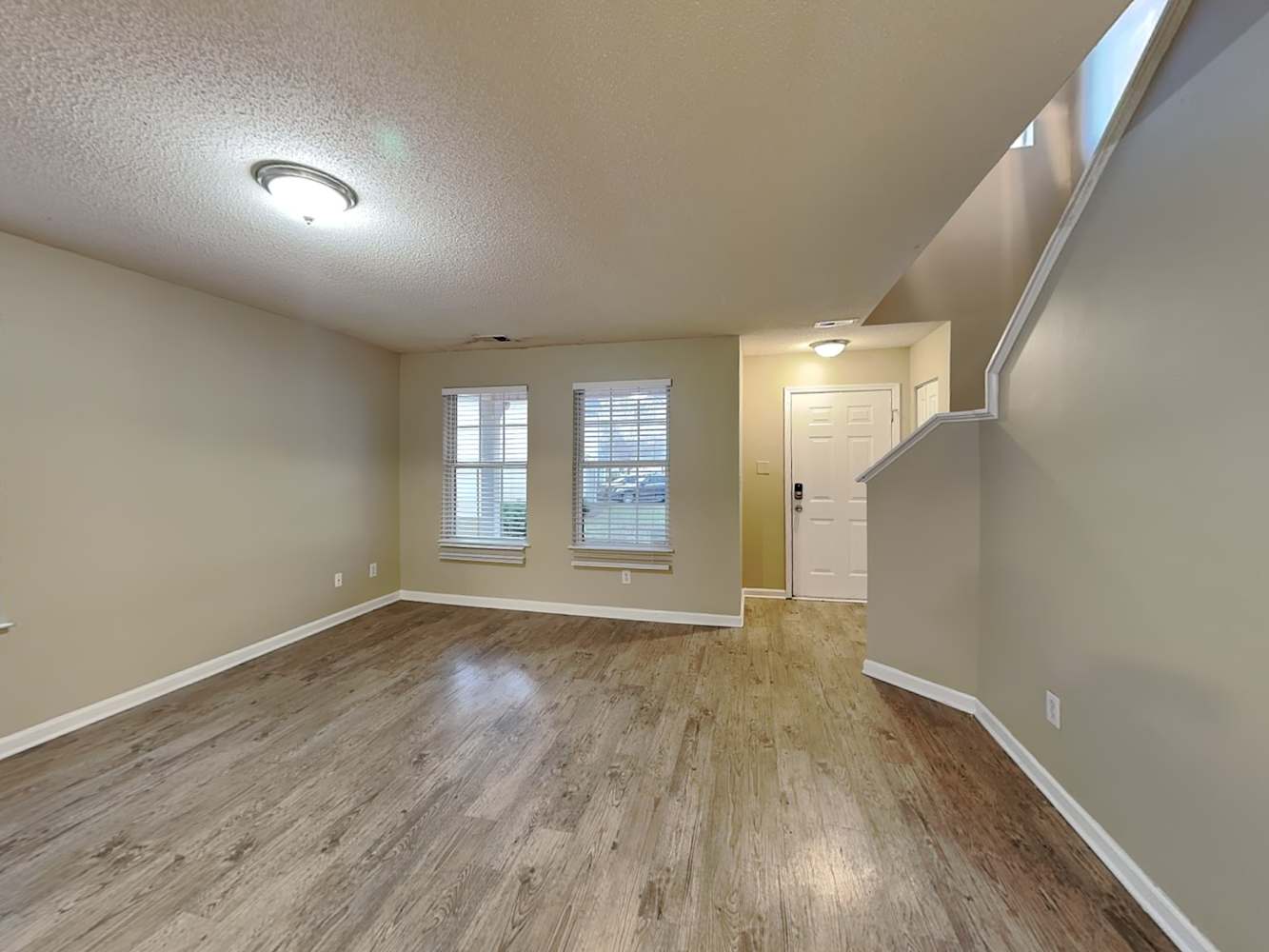 3105 Pebble Creek Ln photo 4