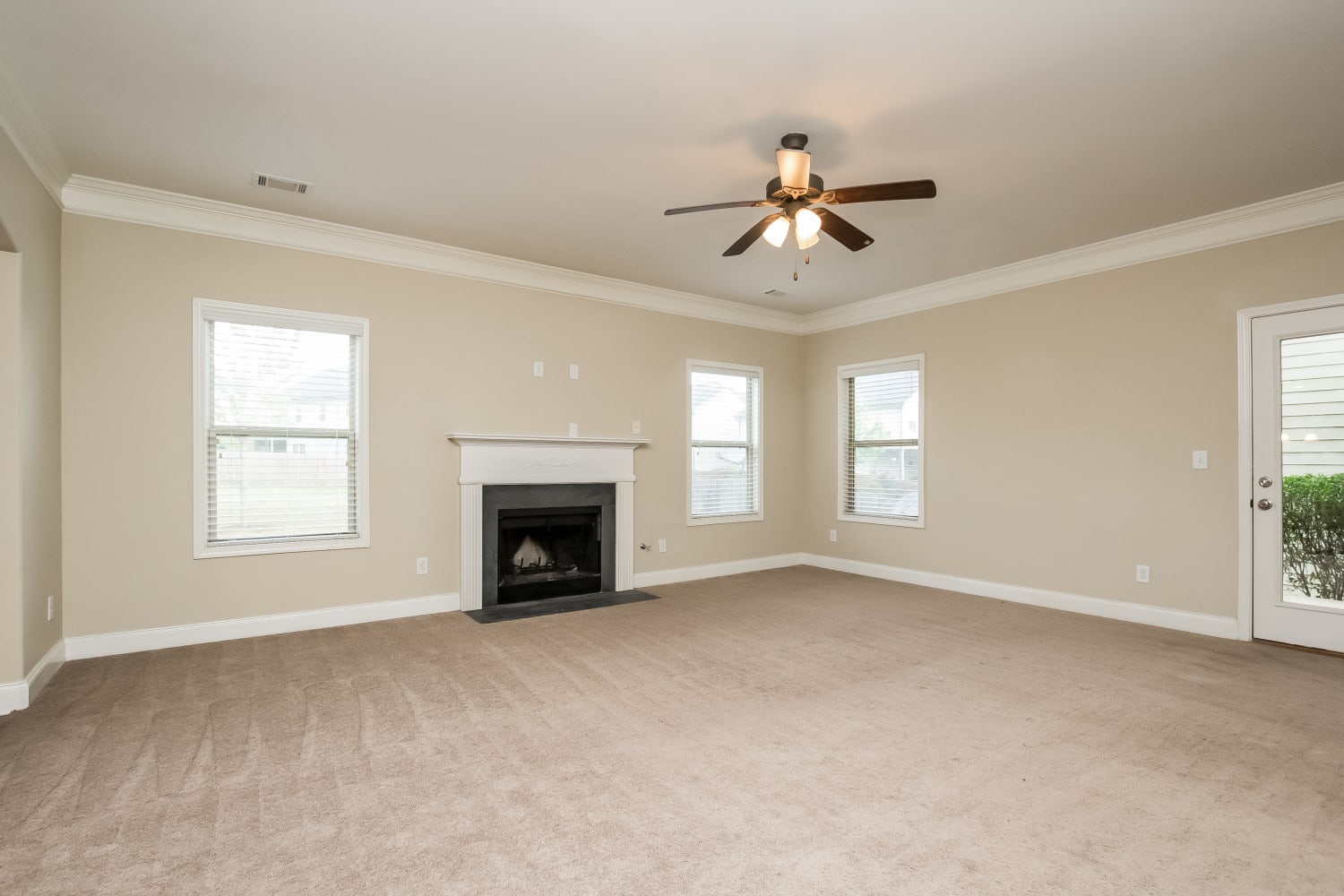 3827 Lake Haven Way photo 2