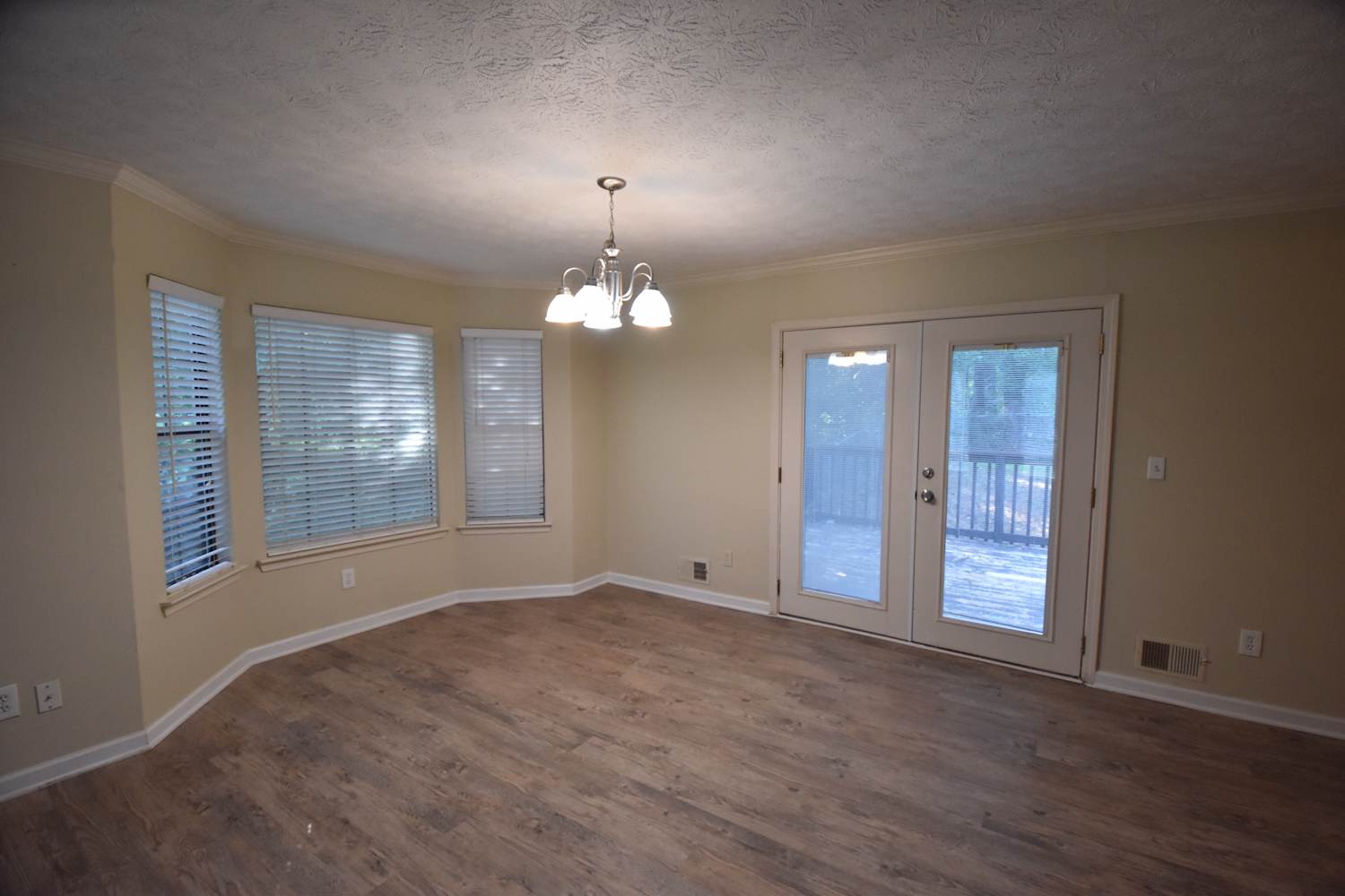 113 Carrollwood Dr photo 3