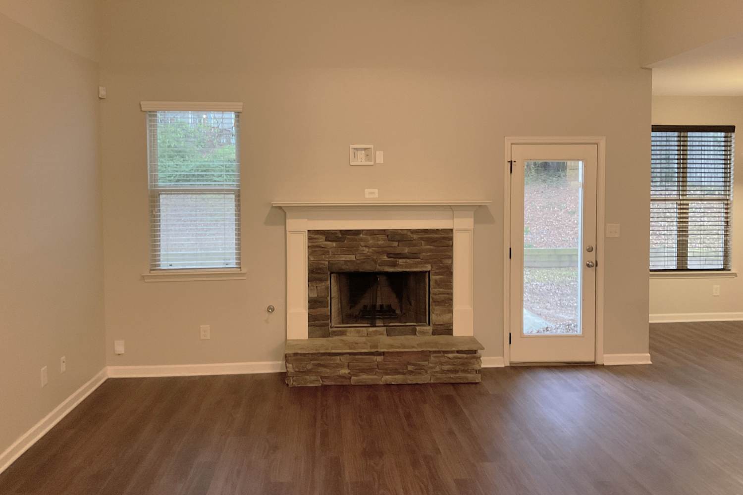 90 Bedford Park Dr photo 3