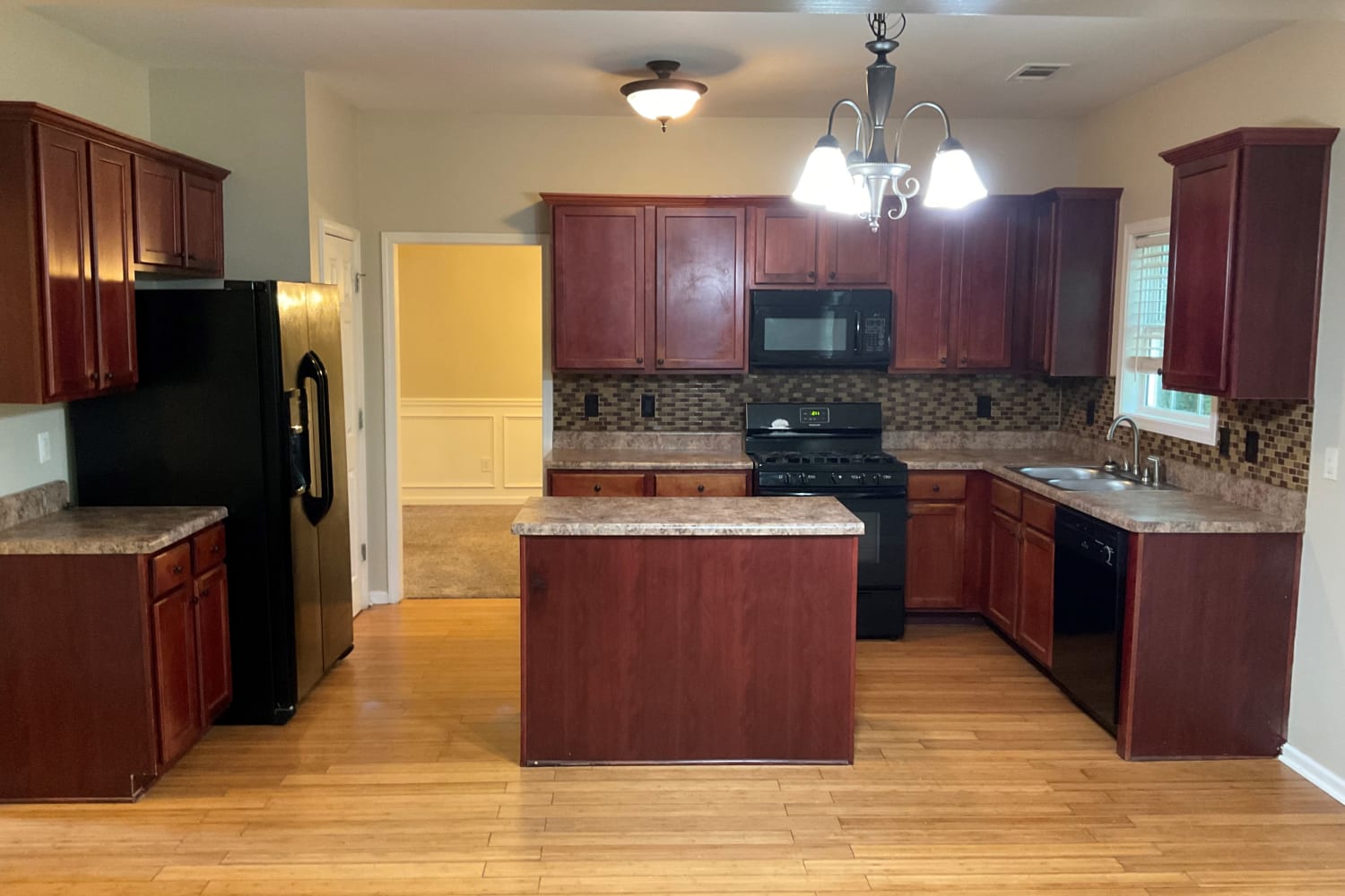 2423 Folsom St photo 3