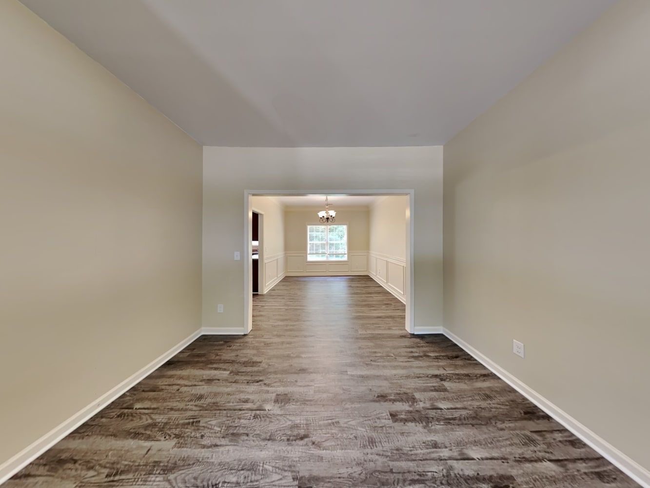 2450 Freemont St photo 4