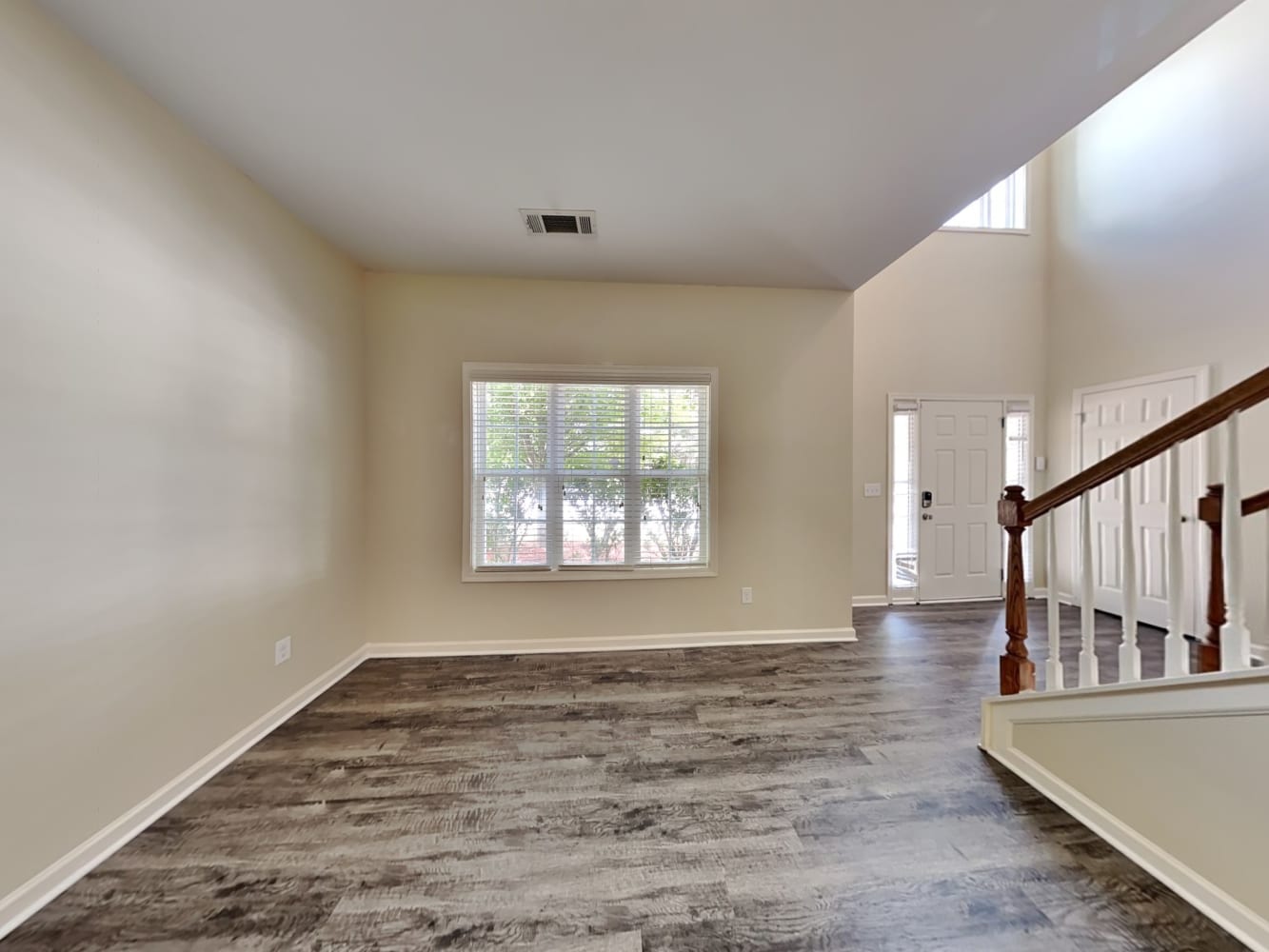 2450 Freemont St photo 5