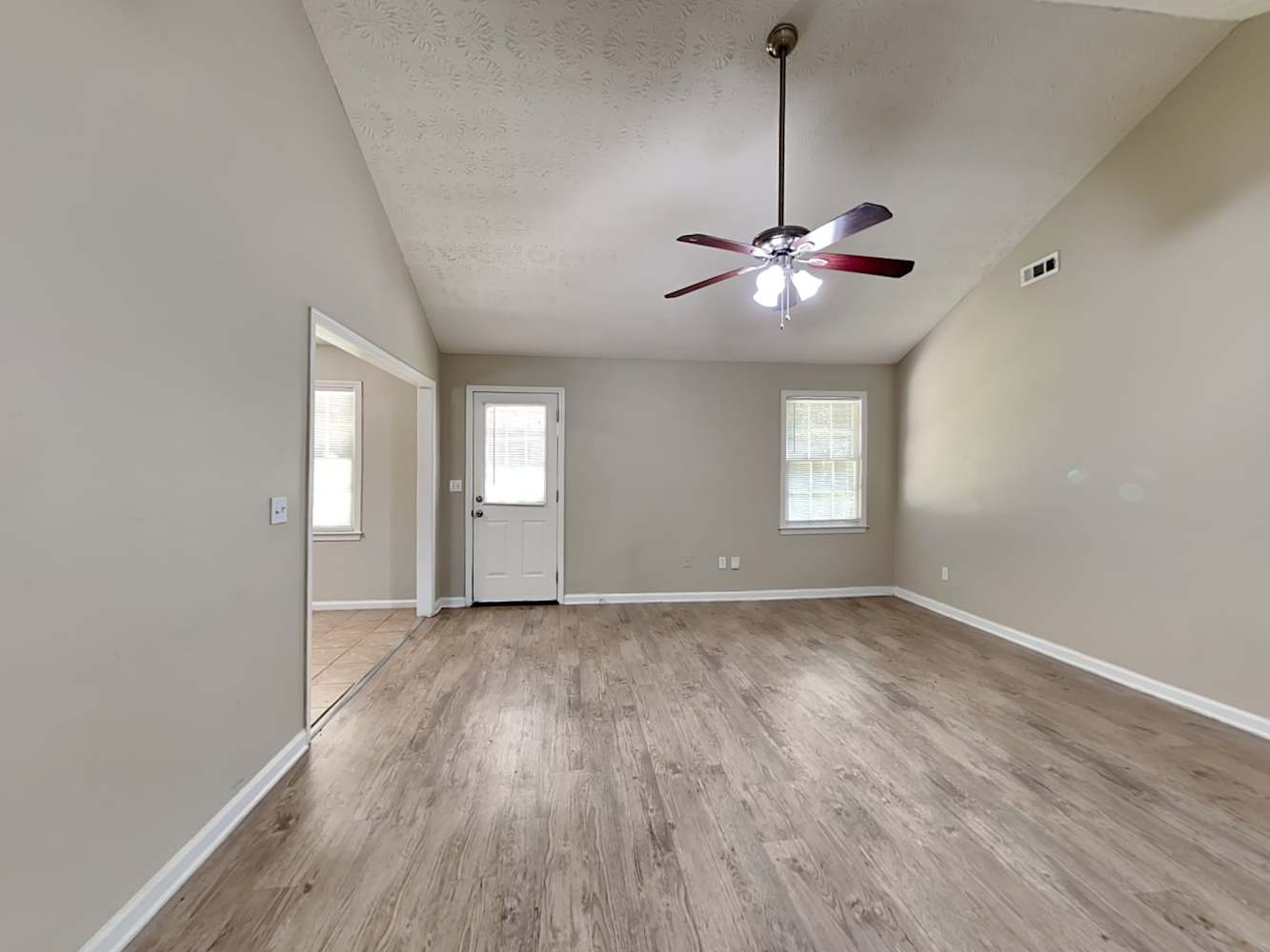 105 Mountain View Cir photo 3