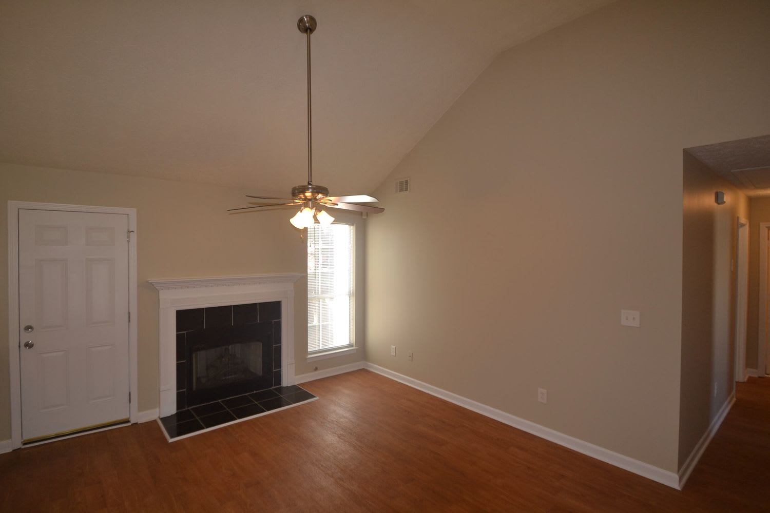 5653 Hidden Brook Cir photo 2