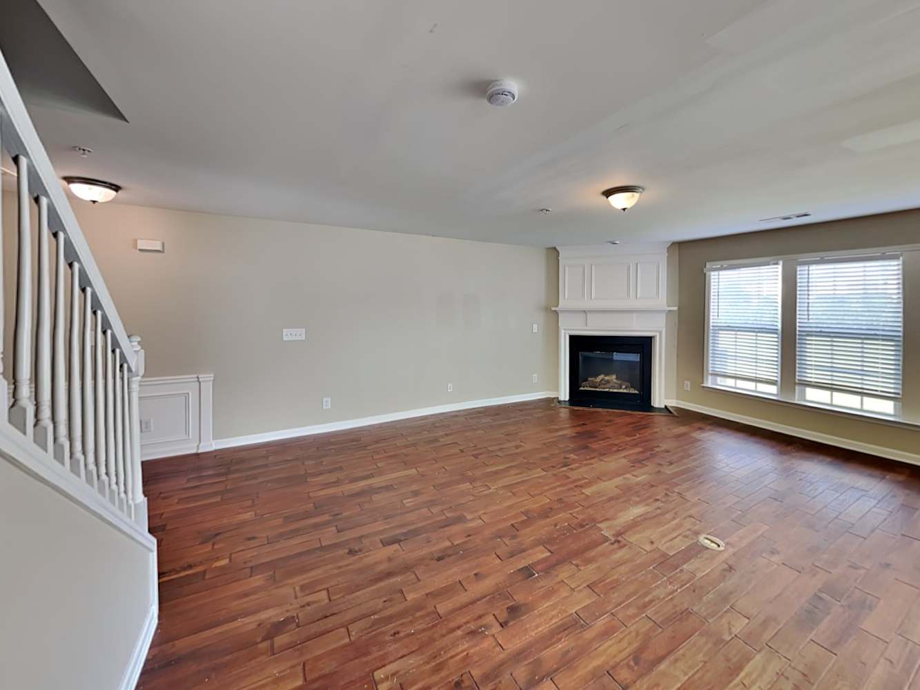 320 Balaban Cir photo 4