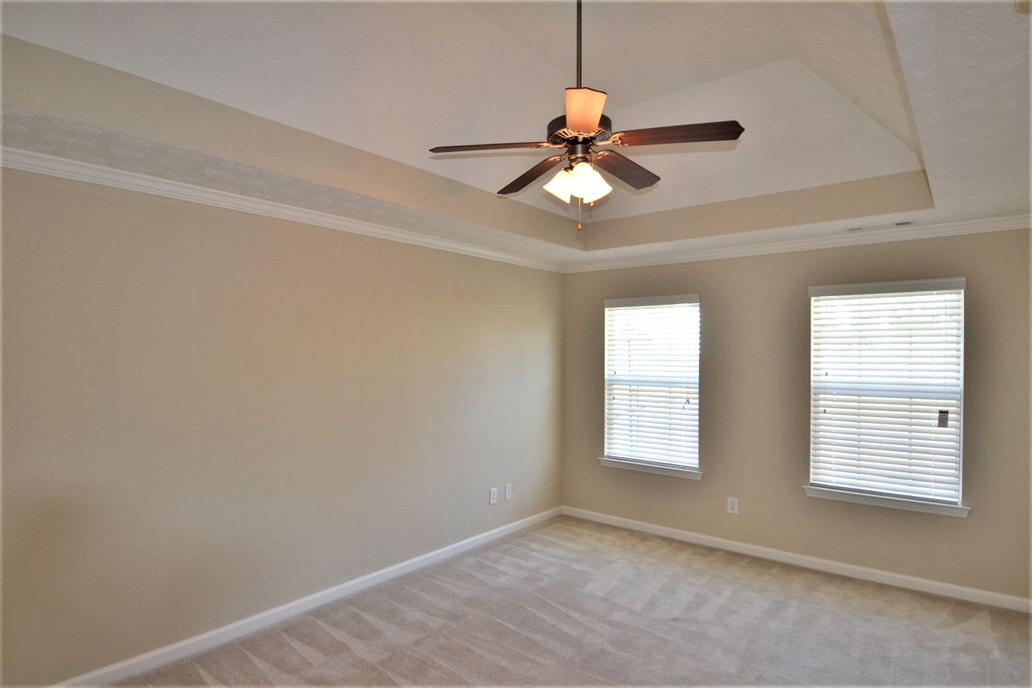 559 Michael Cir photo 5