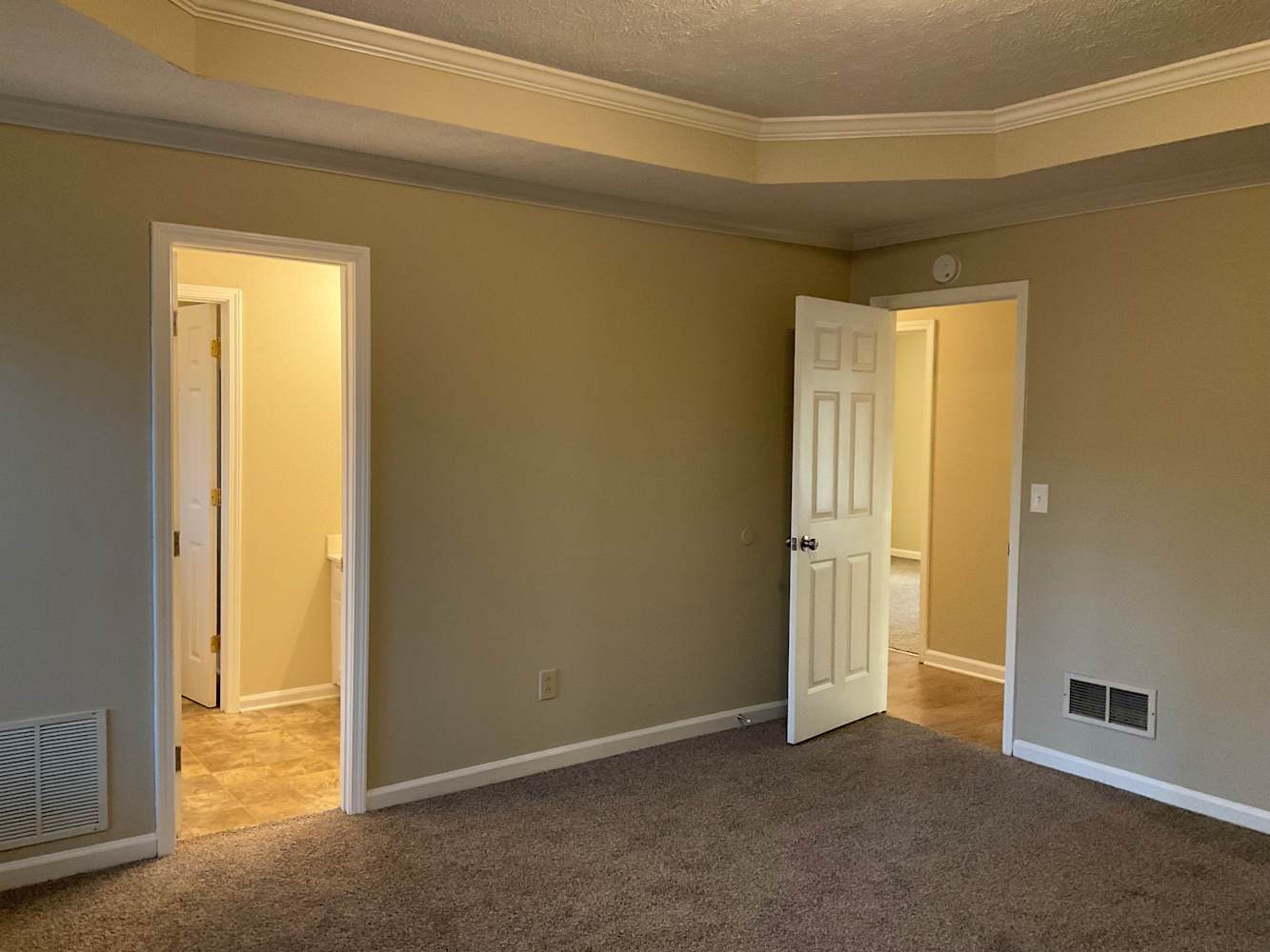 2355 Huntington Dr photo 5