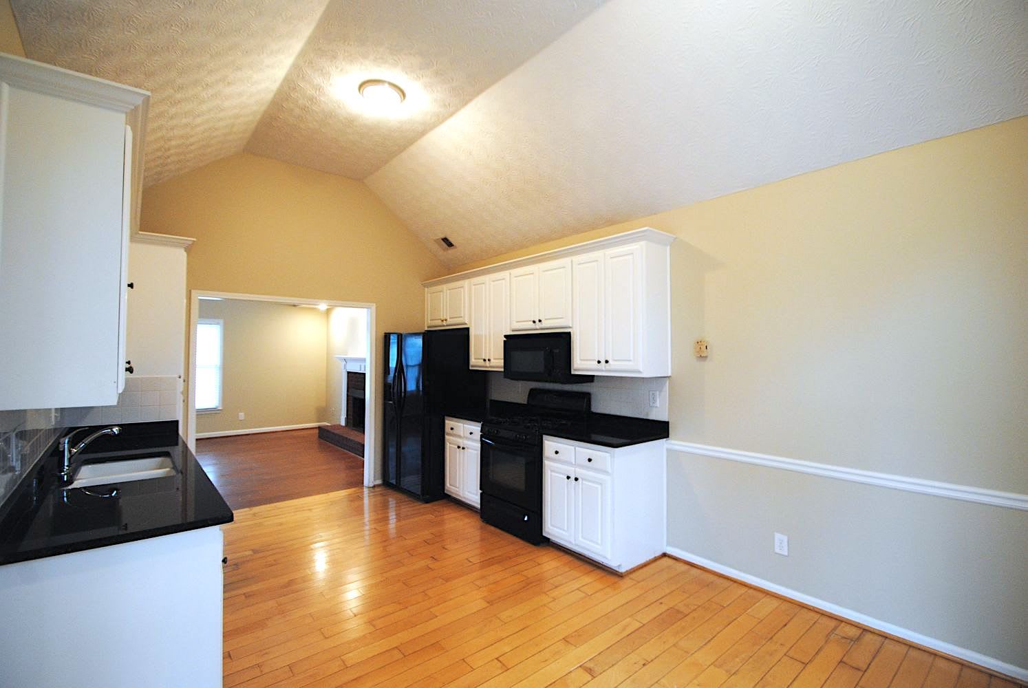 1778 Ascot Run NW photo 5