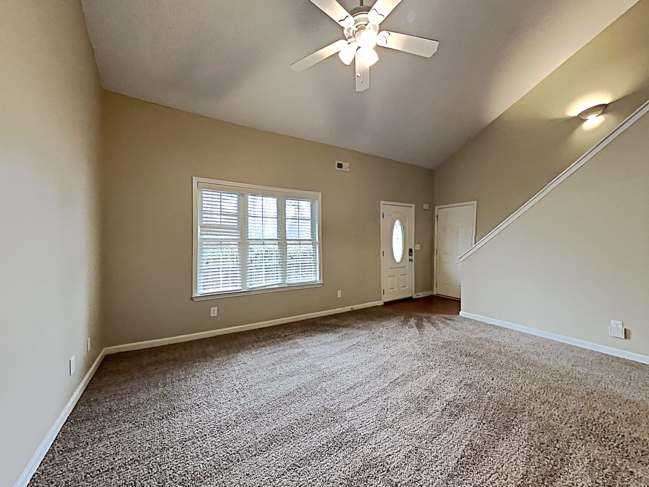 213 Hillcrest Rdg photo 4