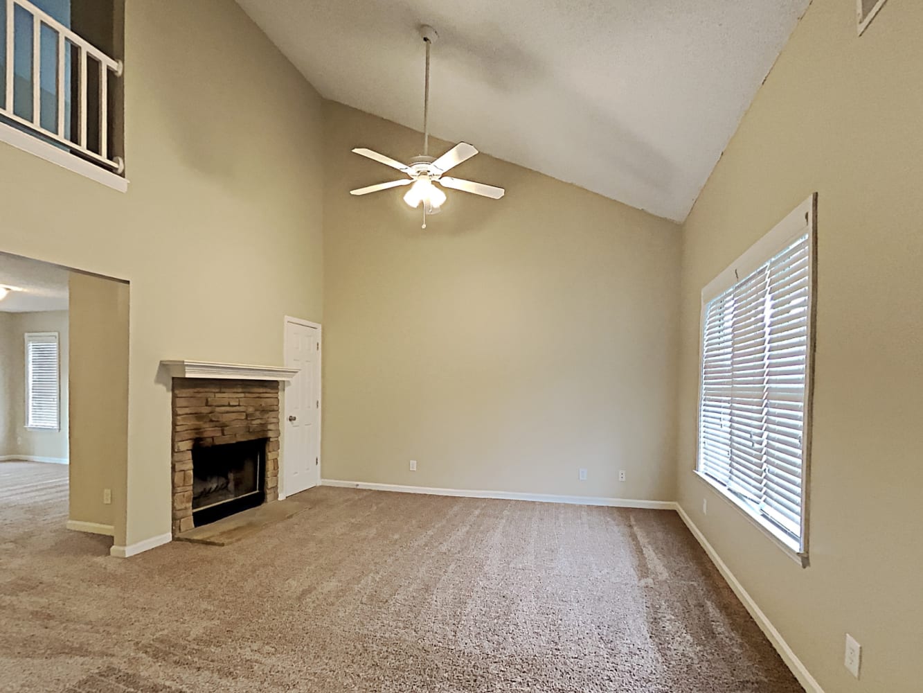 213 Hillcrest Rdg photo 5